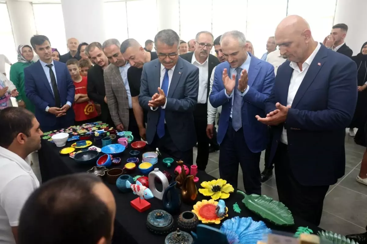 Çayırova’da Yaz Kurslarında El Emeği Ürünler Sergilendi