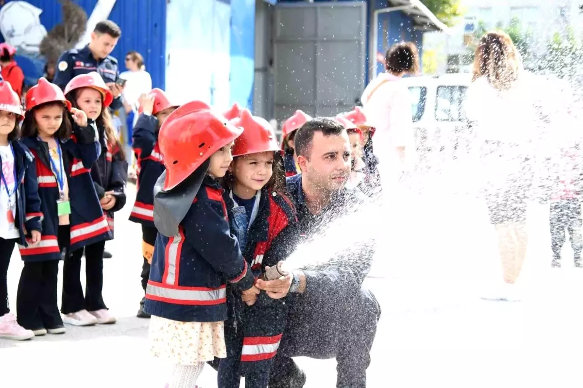 Samsun’da Minik İtfaiyeciler Yetişiyor