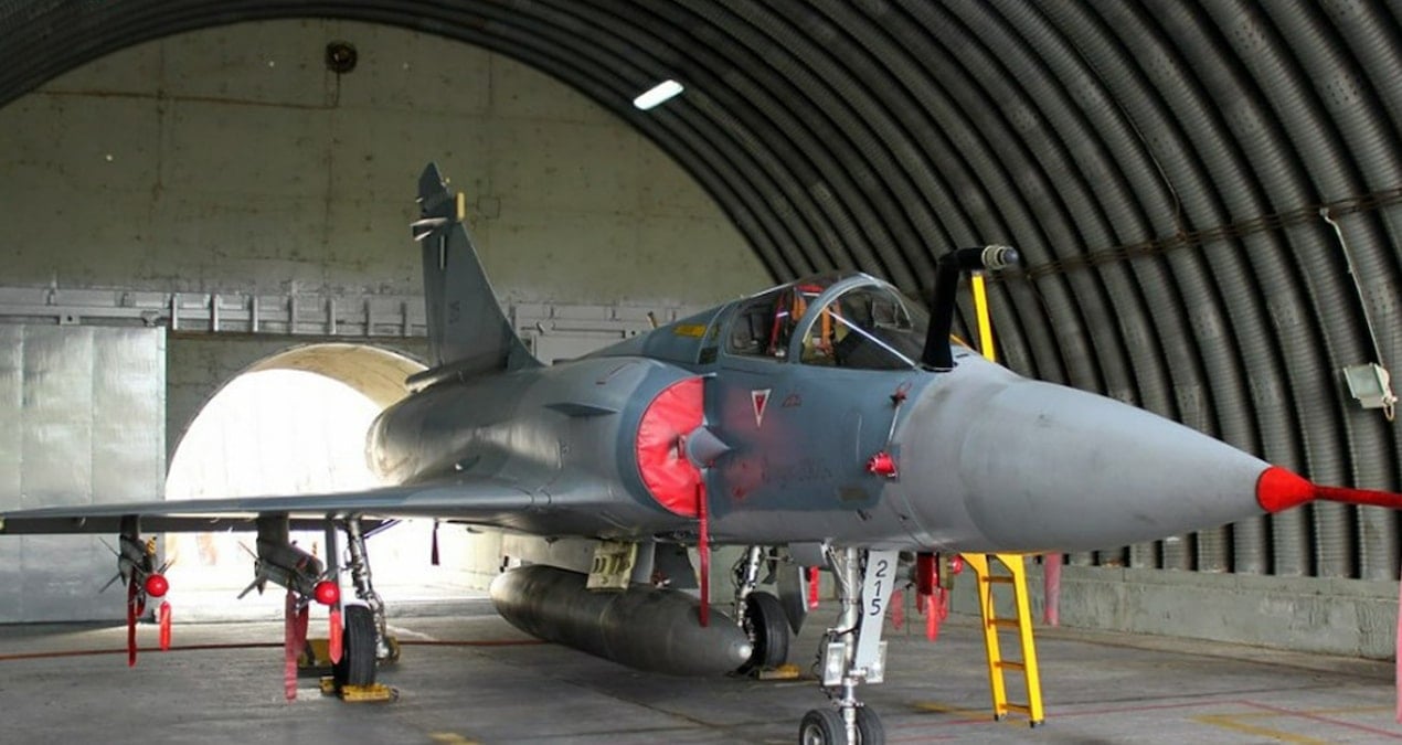 Fransa sözünde durmadı, Yunanistan’ın uçakları hangarda kaldı