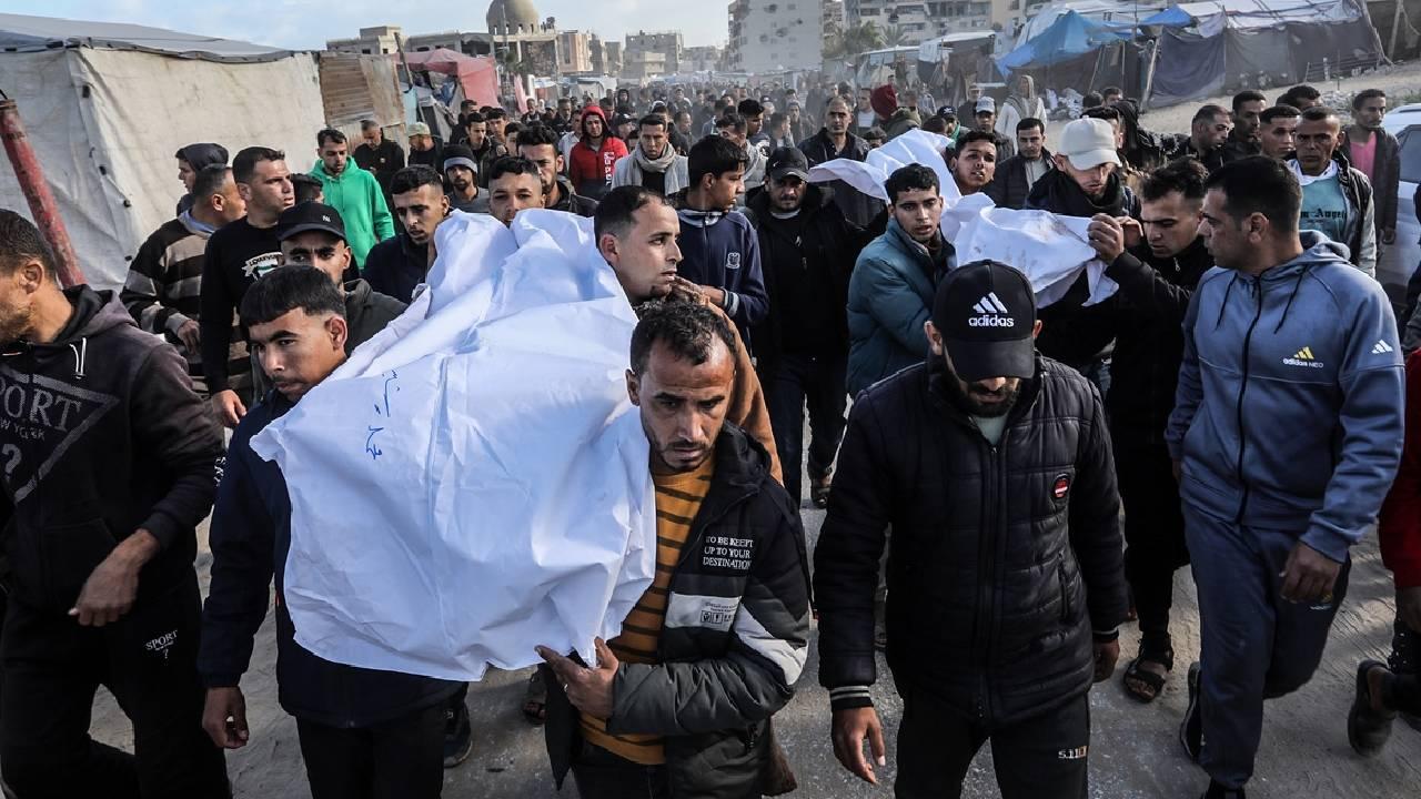 Katil İsrail 6 kardeşi aynı anda hayattan kopardı