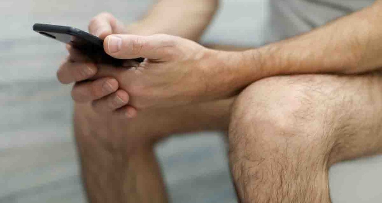 Otururken yüzde oluşan bu belirti kanser habercisi olabilir!