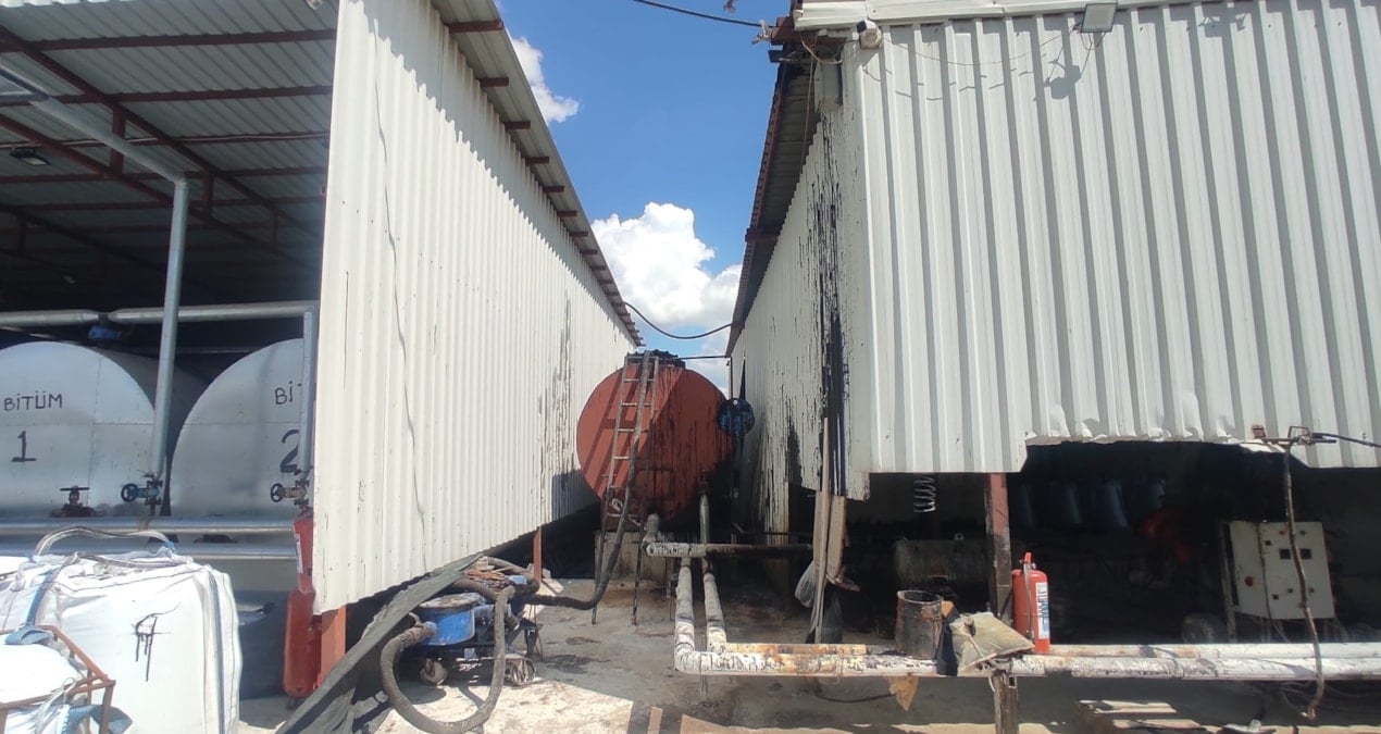 Asfalt tesisinde kaçak akaryakıt üretirken yakalndılar